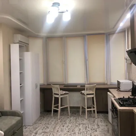 в жилом комплексе возле моря есть бомбоубежище *