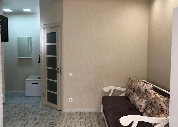 в жилом комплексе возле моря есть бомбоубежище *