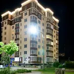 в жилом комплексе возле моря есть бомбоубежище *
